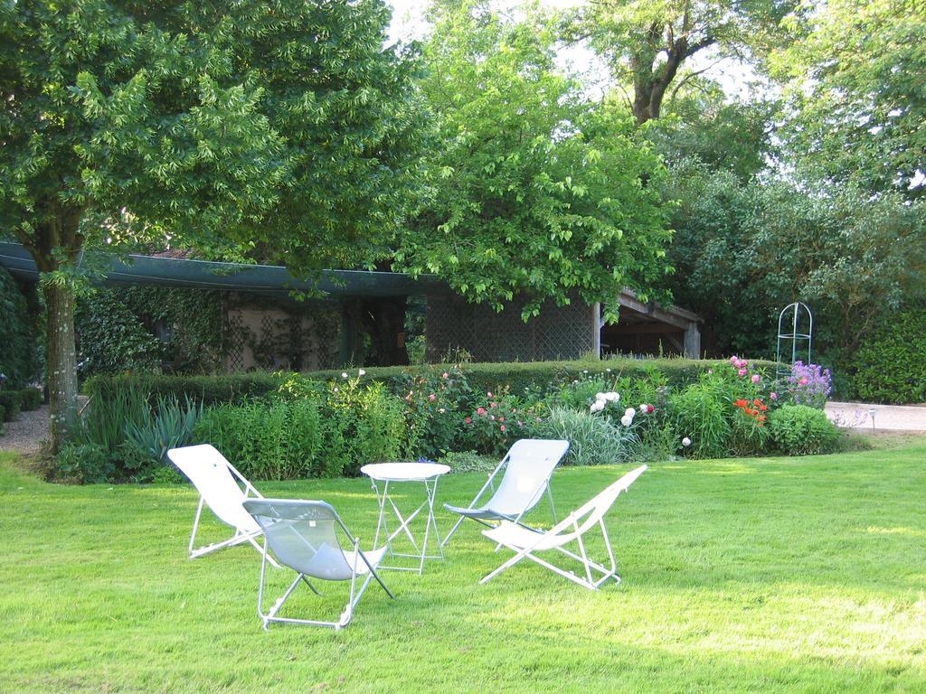 Logis De La Paqueraie Bed and Breakfast Saint-Branchs Εξωτερικό φωτογραφία
