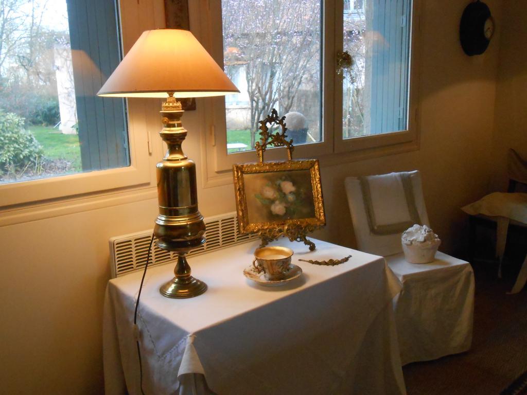 Logis De La Paqueraie Bed and Breakfast Saint-Branchs Εξωτερικό φωτογραφία